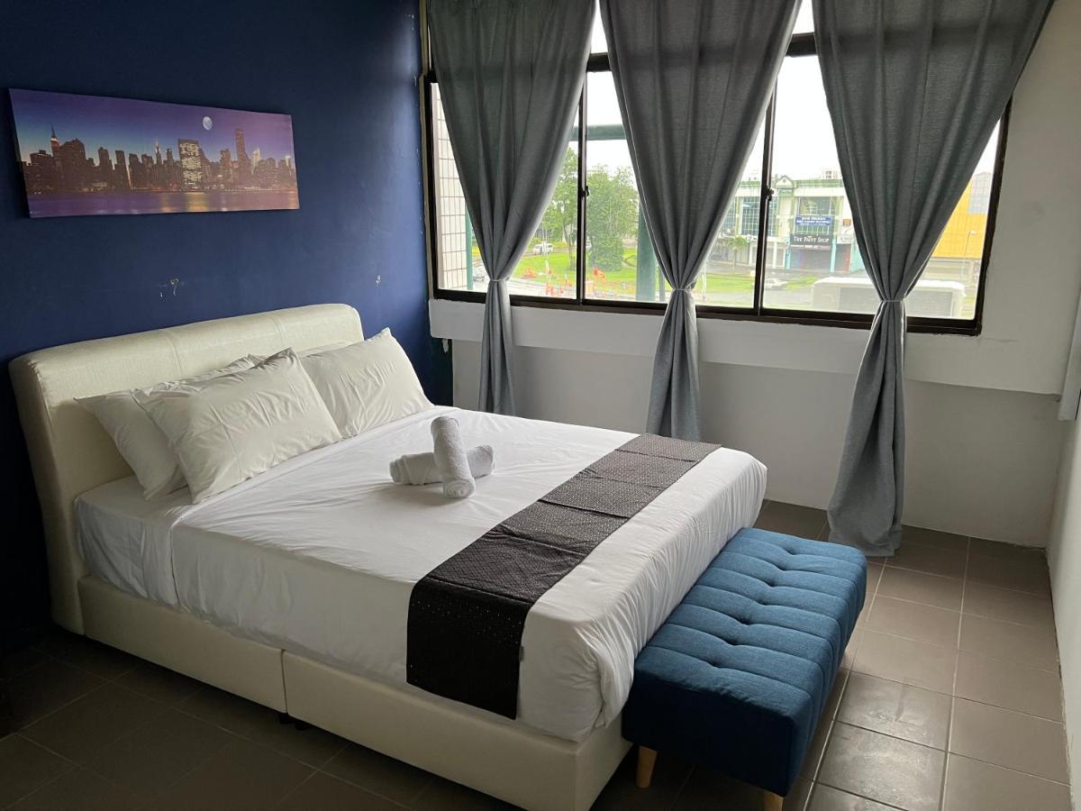 Cassia Inn Kuching Bagian luar foto